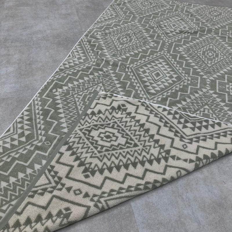 訳あり　今治タオル　ブランケット（先染めジャガード織）