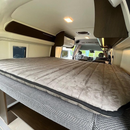 キャンピングカーにピッタリの敷布団