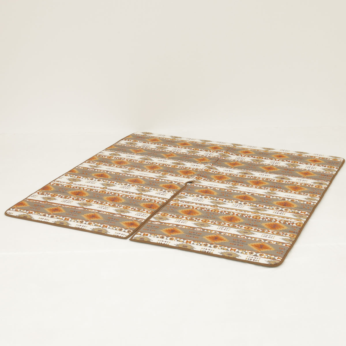 テントで使えるキルトラグ